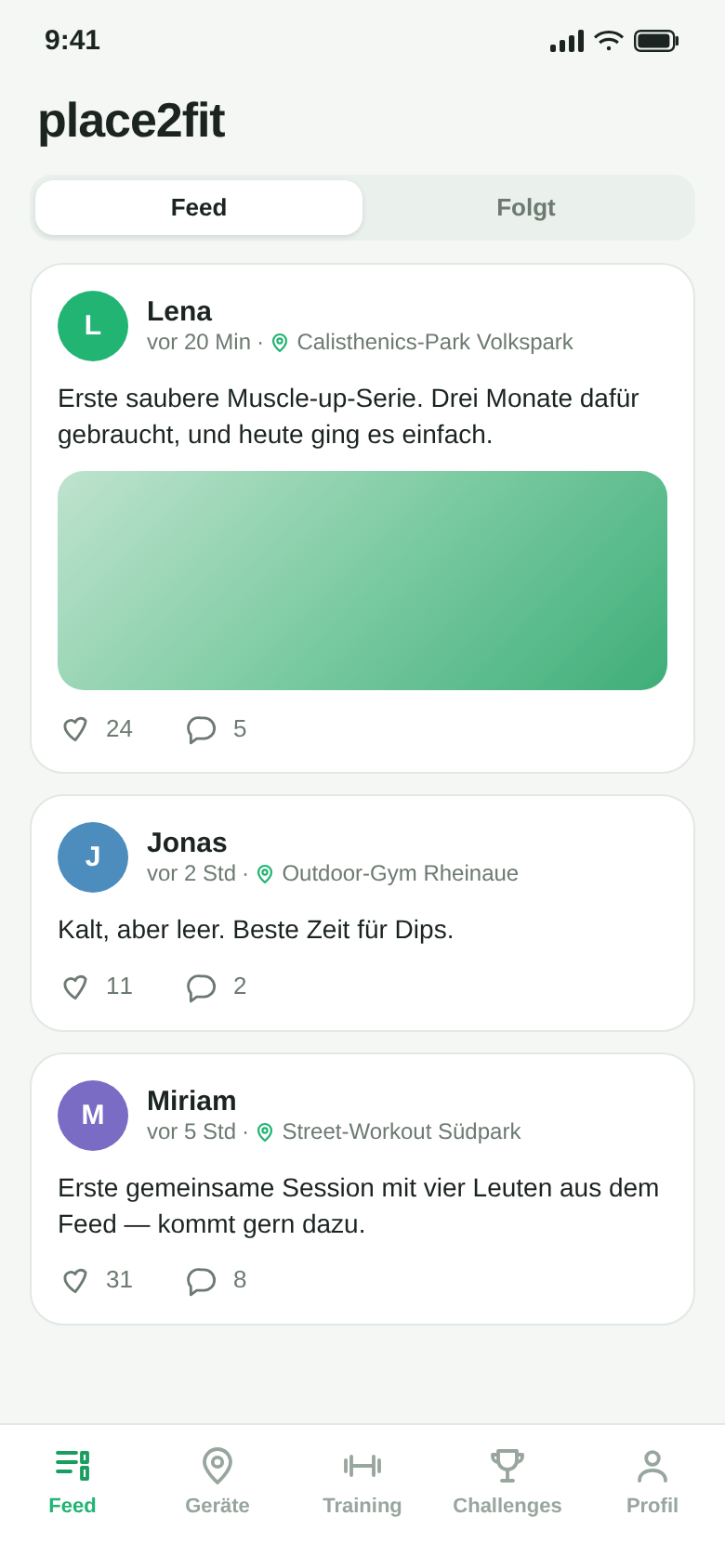 Community-Feed mit Beiträgen, Fotos, Likes und Kommentaren